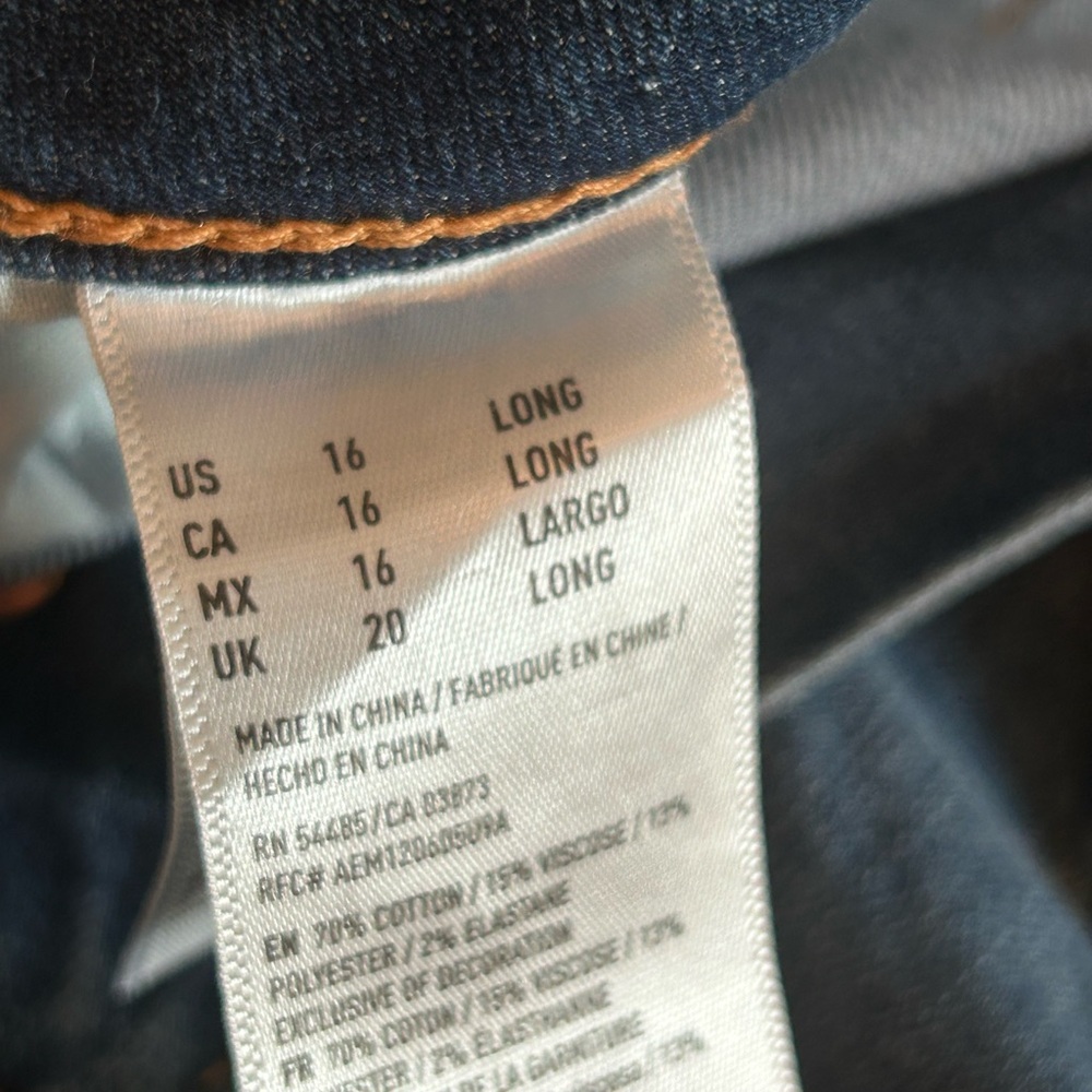 Like new American Eagle Favorite Boyfriend jeans size 16 long. Super stretch. - Picture 7 of 11